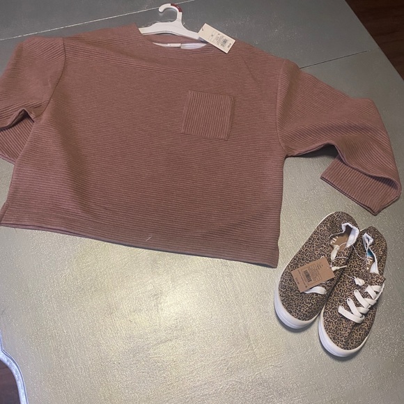 Sweater and shoe bundle - Picture 2 of 2